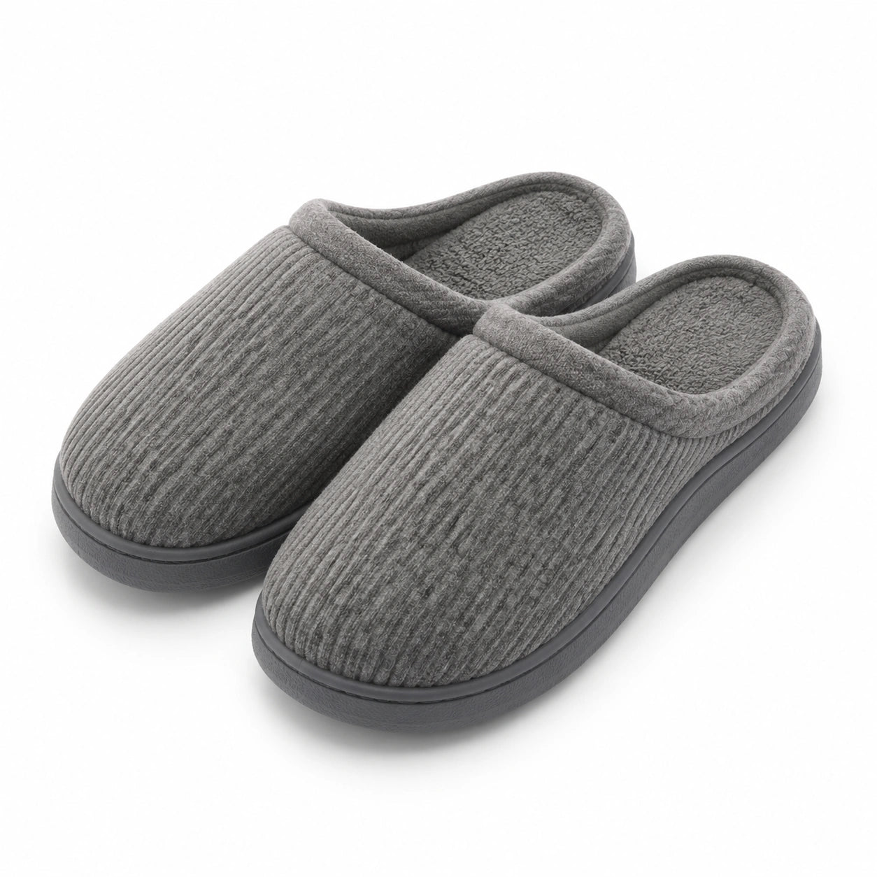 Chaussons d intérieur taille 38/39 en textile gris à semelle épaisse côtelée